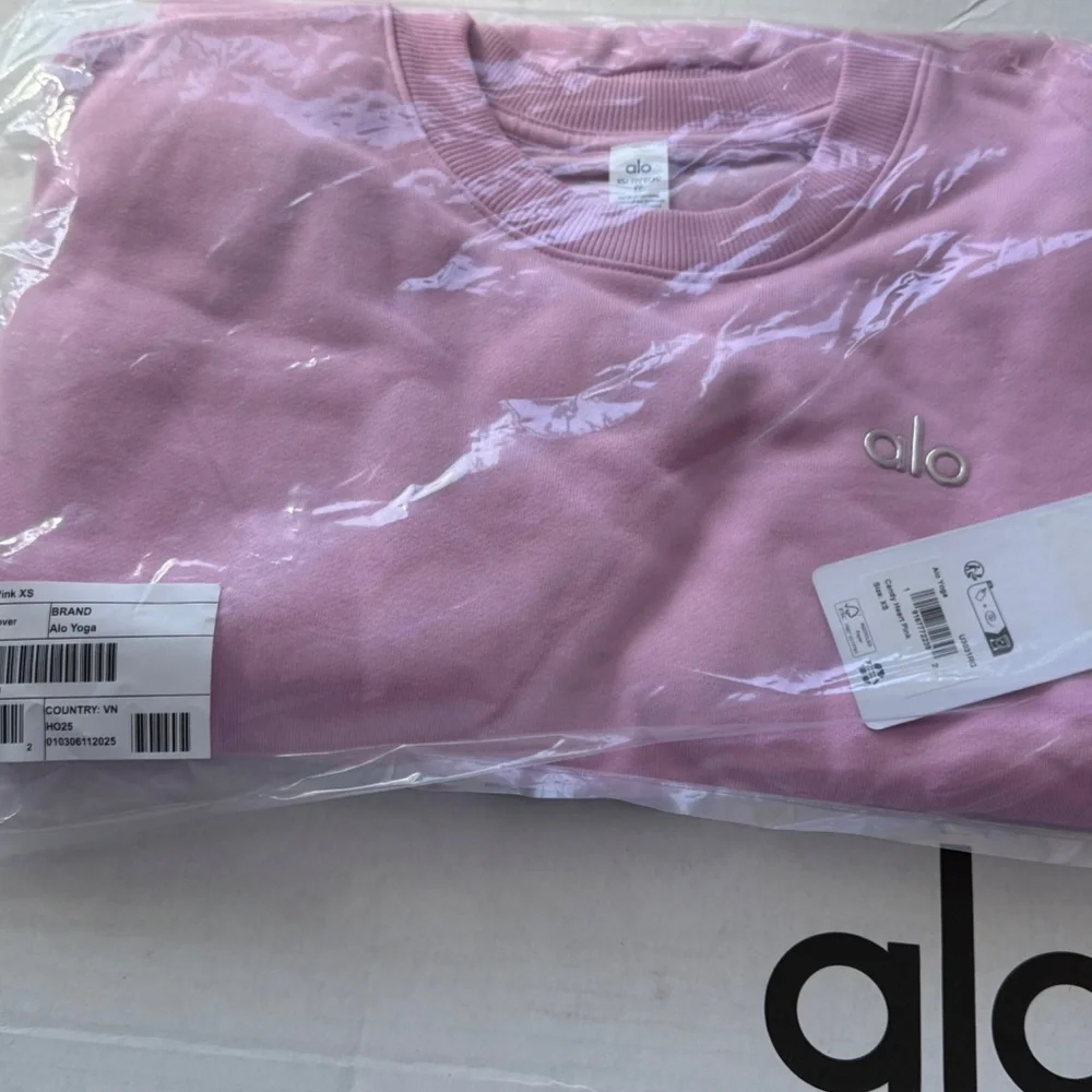 NWT ALO Accolade Crew Neck Pullover Candy Pink - Picture 2 of 9